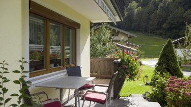 Haus_Mariandl_Wiesen_1_Oberndorf_Terrasse (1280x85