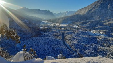 Winterwanderweg hinter dem Haus