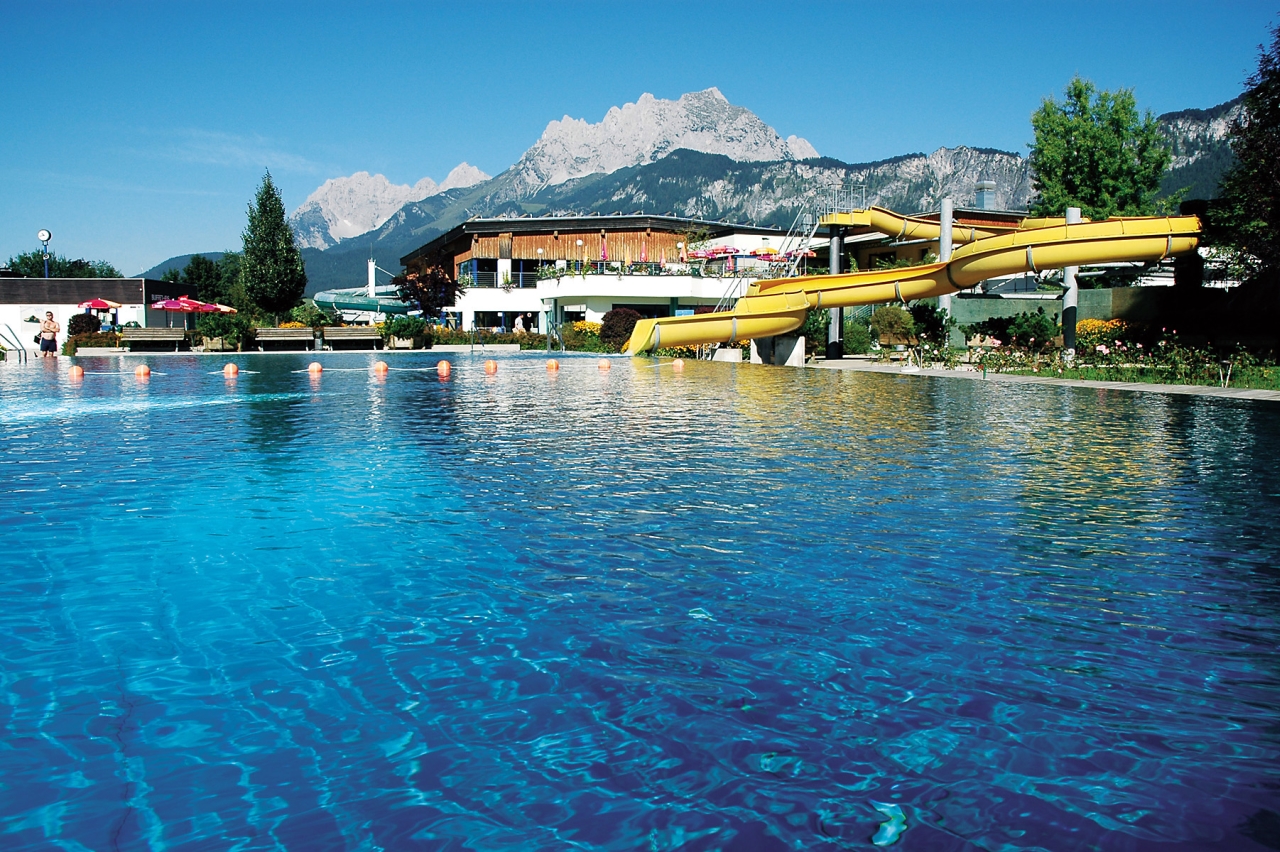 yacht pool austria